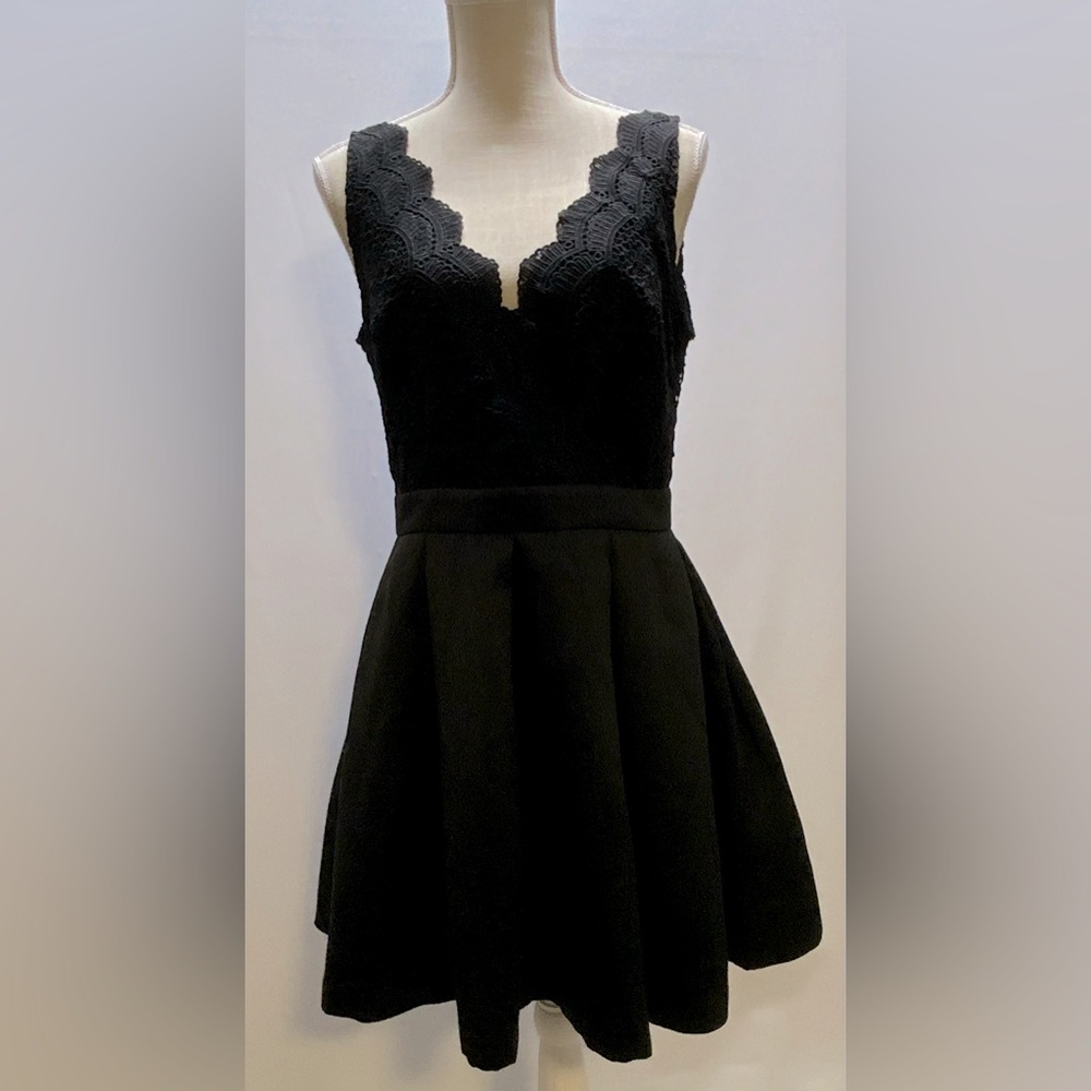 Black Lace & Stain Dress w/Pockets